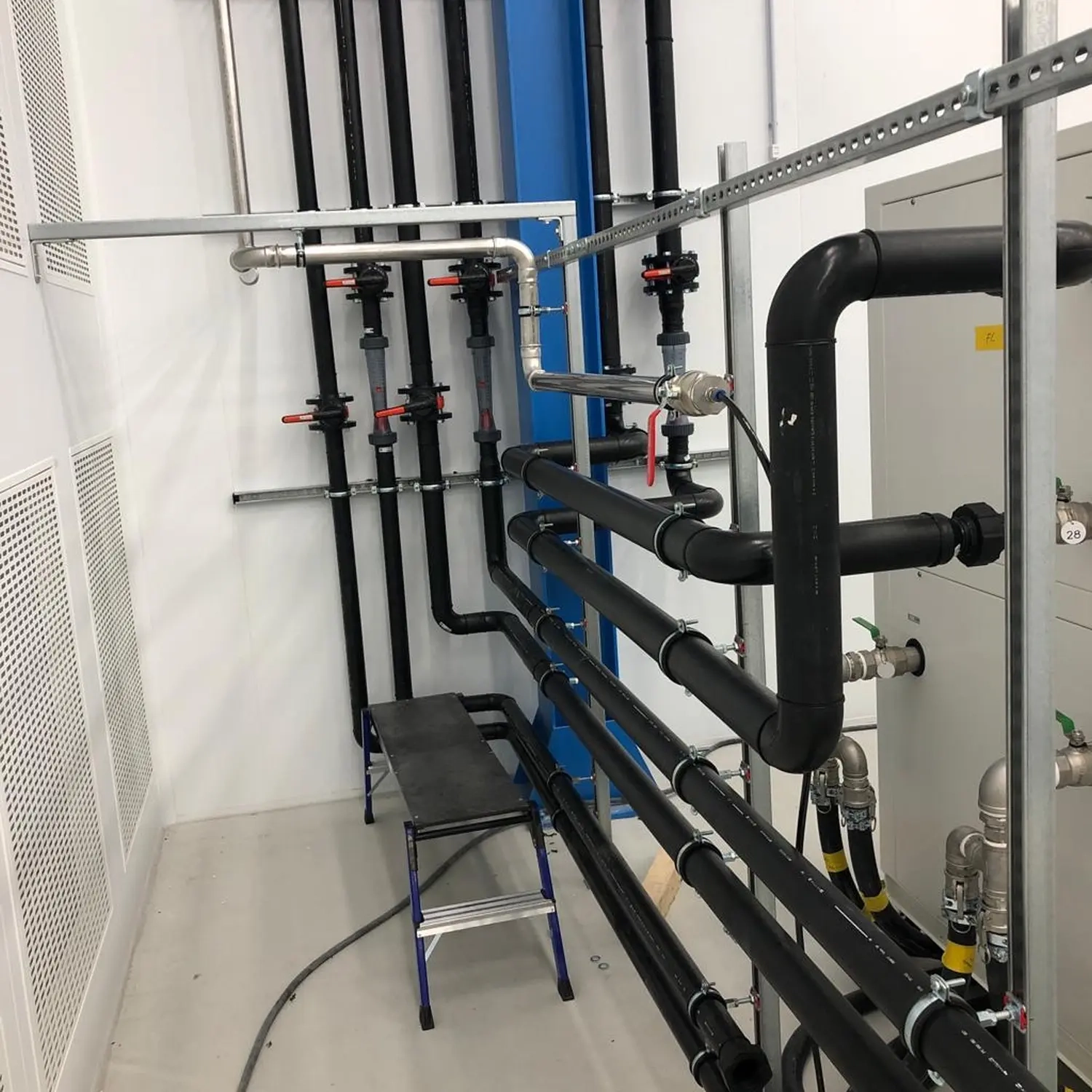 Signco GmbH -  Montage und Demontage, Verlegung von Rohrleitungssystemen - Rohre